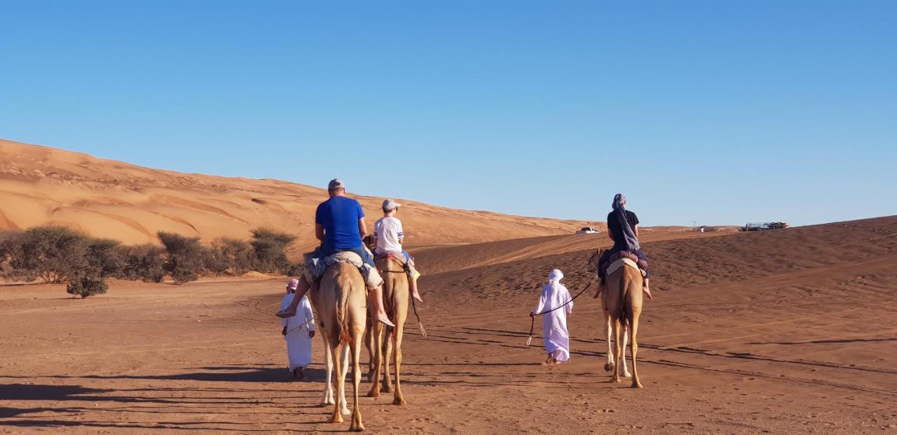 Al Hawiyah Camp Hotell Exteriör bild