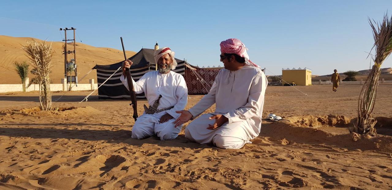 Al Hawiyah Camp Hotell Exteriör bild