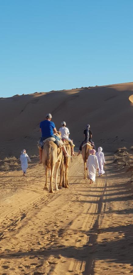 Al Hawiyah Camp Hotell Exteriör bild