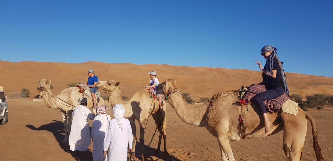 Al Hawiyah Camp Hotell Exteriör bild