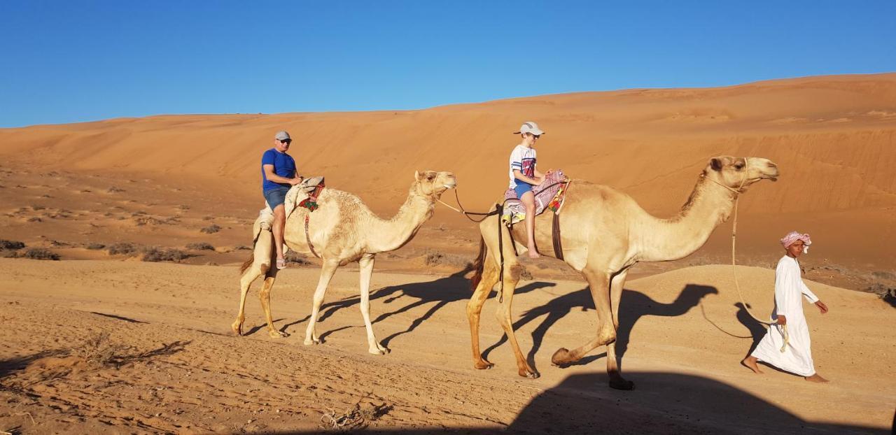 Al Hawiyah Camp Hotell Exteriör bild