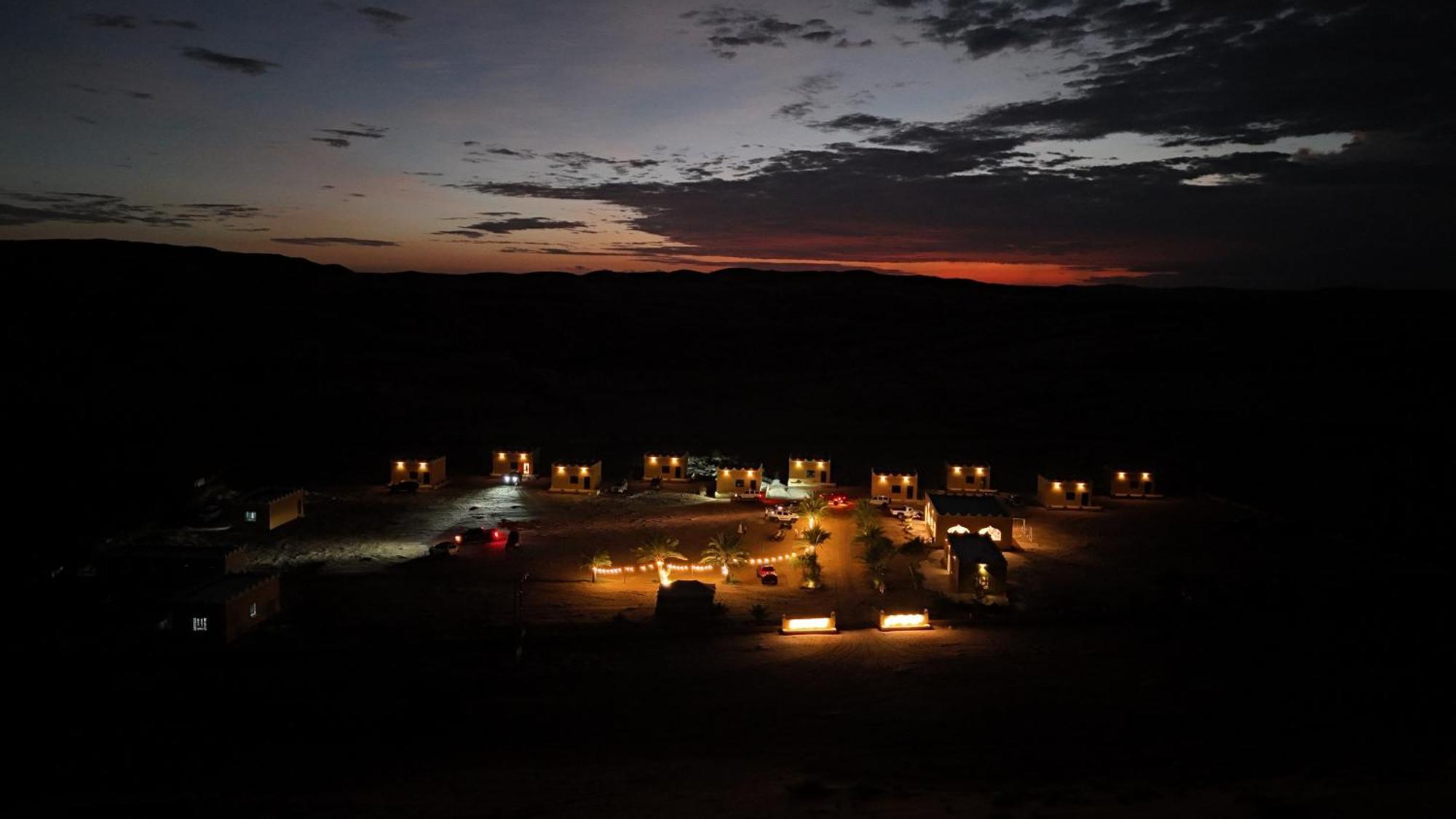 Al Hawiyah Camp Hotell Exteriör bild
