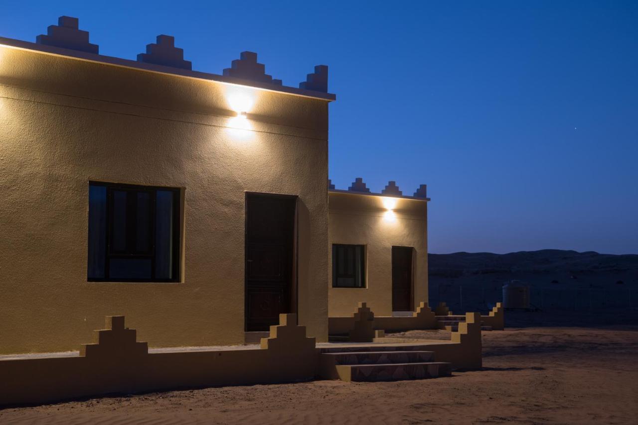 Al Hawiyah Camp Hotell Exteriör bild